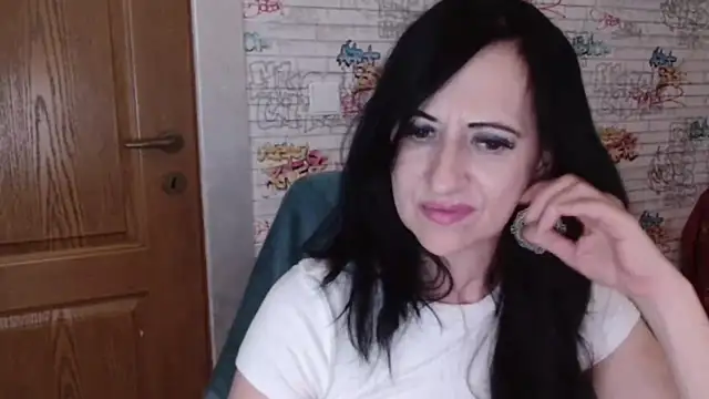 Show modela DebraMilf na web-kameri