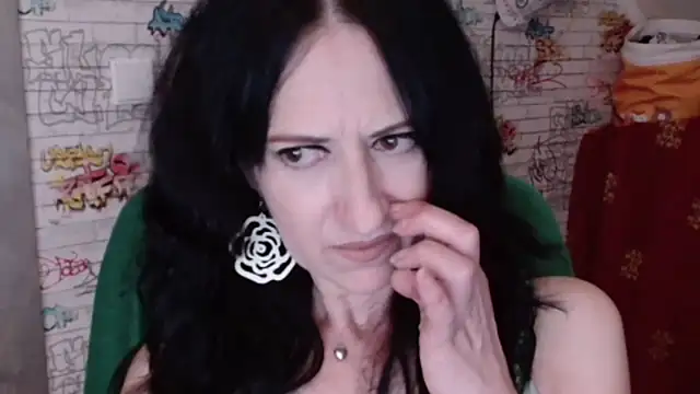 DebraMilfのライブチャットルーム