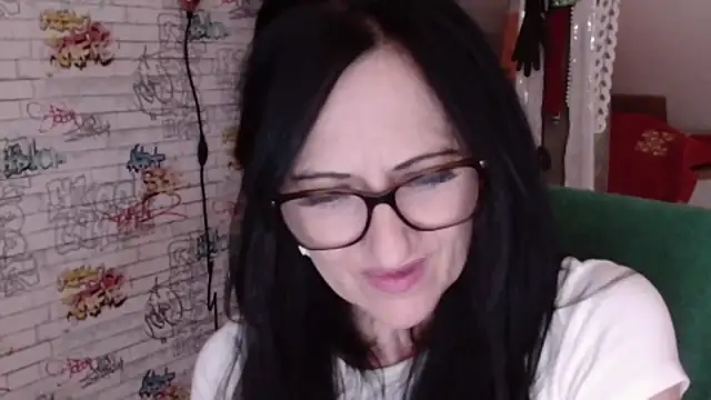 DebraMilf's Live Sex Cam Show