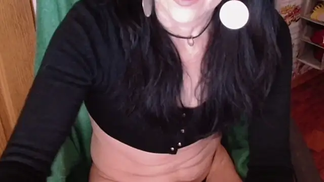 DebraMilf Show in webcam
