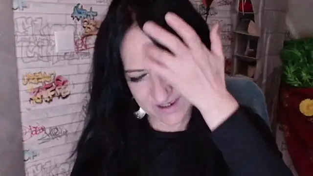DebraMilf's Live Chat Room