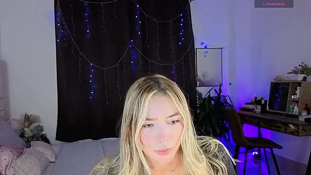 AmelieAxie Adlı Modelin Canlı XXX Sohbeti