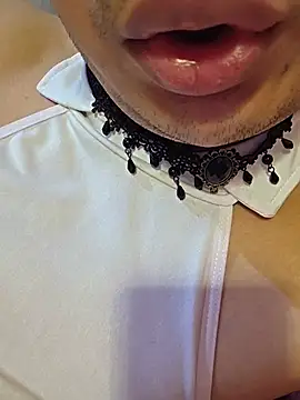 הופעת וובקאם של malak_spicy