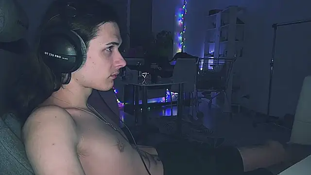 Pokazy przed kamerką – CandyChell