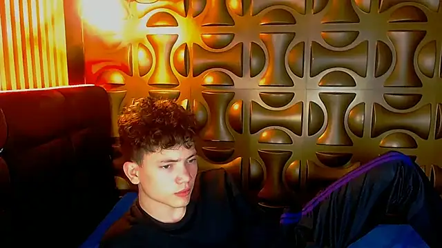 cruz_dante Adlı Modelin Canlı XXX Sohbeti