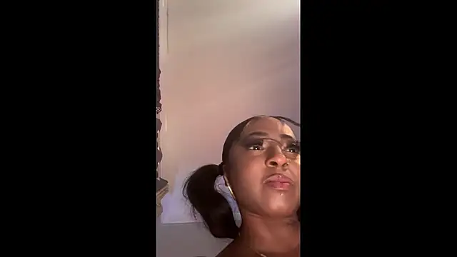 QueKitty's Webcam Show