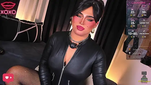Ur_UNFORGETTABELGODDES_69's Webcam Show