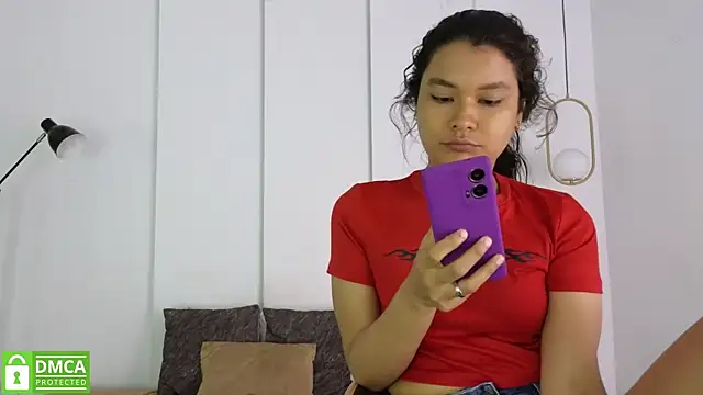 sexychanell_18 Show in webcam
