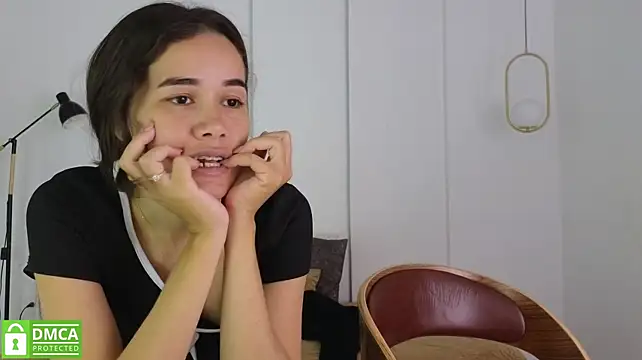 Chatroom XXX en direct de sexychanell_18
