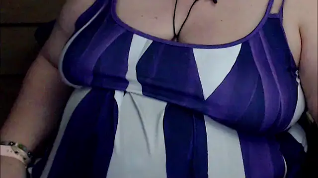 Chat +18 de mayasmith ao vivo