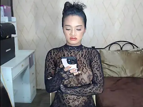 NicoleTheBigCock – webcam-show