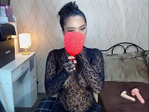 NicoleTheBigCock webkamerás műsora