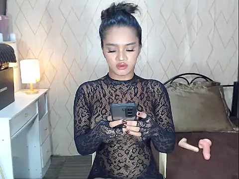 NicoleTheBigCock 웹캠 쇼