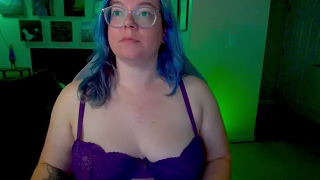 KiraSpitQueen XXX чат на живо