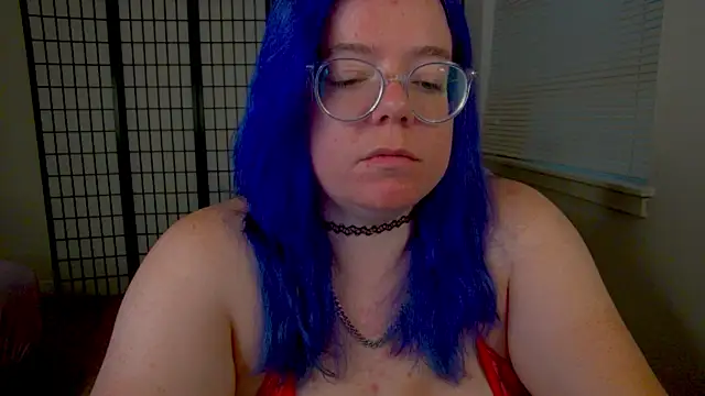 KiraSpitQueen's Live XXX Chat