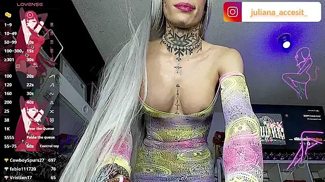 caroline_cossei Pertunjukan Webcam