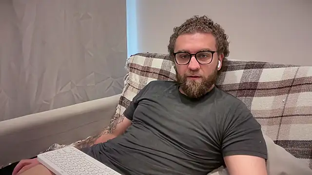 Bear_bear_ Show in webcam