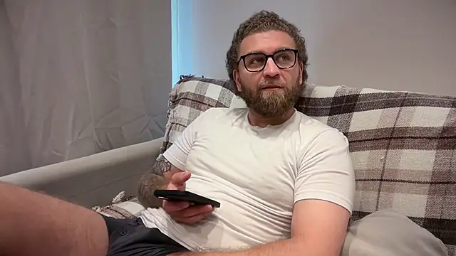 Bear_bear_ Adlı Modelin Web Kamerası Şovu
