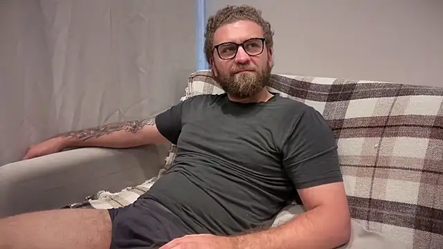 הופעת וובקאם של Bear_bear_