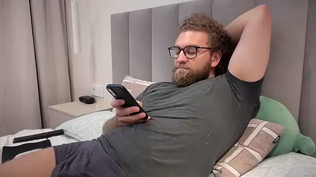 Bear_bear_ Show Webcam