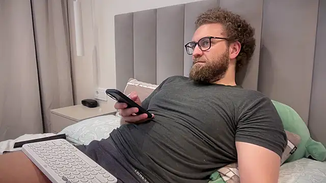 Bear_bear_ webkamerás műsora