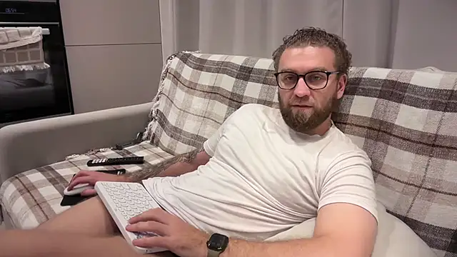 Bear_bear_ Adlı Modelin Web Kamerası Şovu