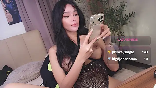 הופעת וובקאם של Hollywood_Girl