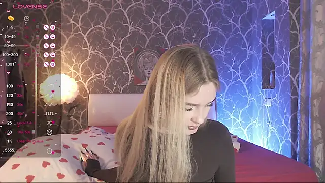 MiaMiaMeow XXX чат на живо