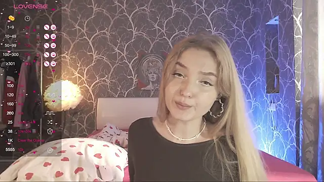 MiaMiaMeow Chat XXX in diretta