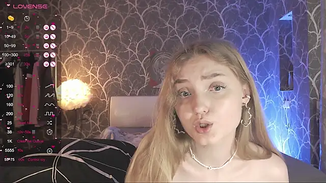 Chat XXX en directo de MiaMiaMeow