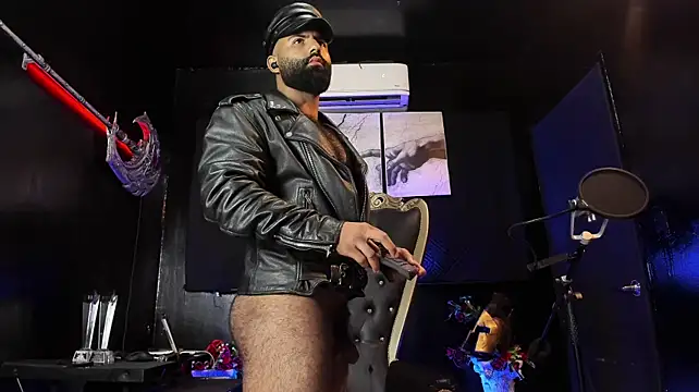 Show modela BeardAndrew na web-kameri
