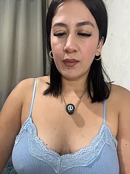 laqueq's Live XXX Chat