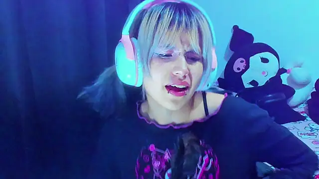 Akane-Mou Adlı Modelin Canlı XXX Sohbeti