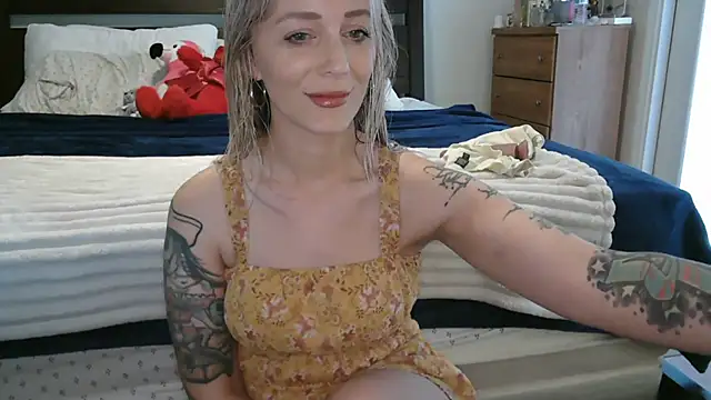Heyitsmee33 Webcam Show