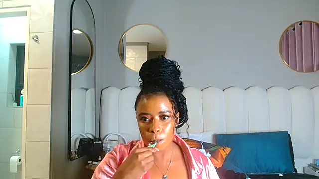 Chat +18 de MILLA9000 ao vivo