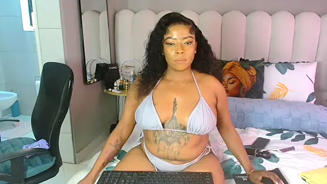 MILLA9000 Chat XXX in diretta