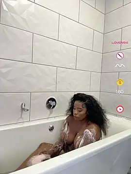 MIAMI9 Adlı Modelin Canlı XXX Sohbeti