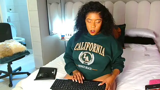 MIAMI9: онлайн-секс-чат
