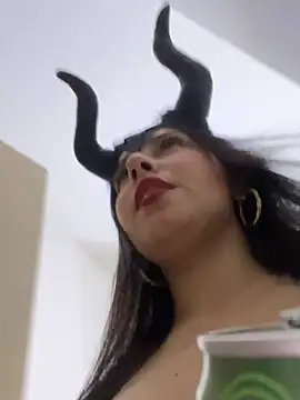Abby-26 Show in webcam