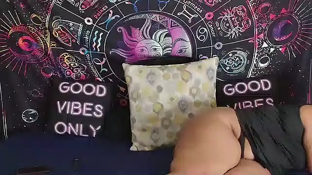 RENAESPLEASUREPALACE's Webcam Show