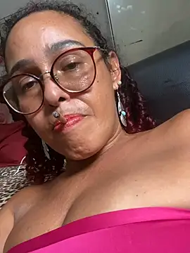 AMYBRASIL Adlı Modelin Canlı XXX Sohbeti
