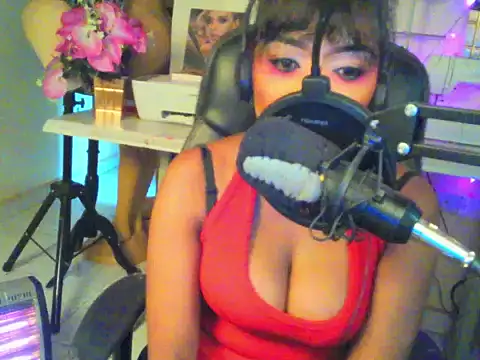 Anaconda2350's Live XXX Chat