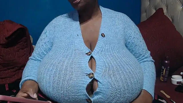 CUTEFIRMMELONSS live XXX chat