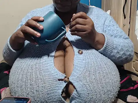 CUTEFIRMMELONSS' Webcam Show