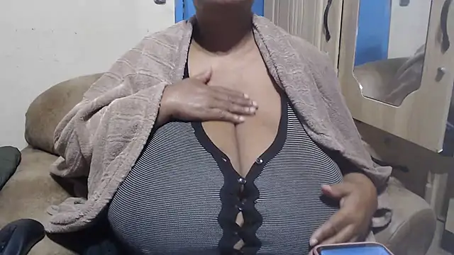 CUTEFIRMMELONSS Chat XXX live