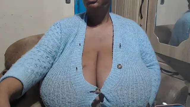 XXX chat uživo modela CUTEFIRMMELONSS