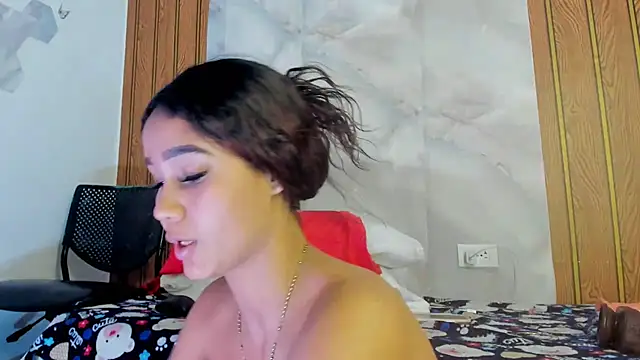 MarianaManzur's Live XXX Chat