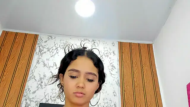 Chat +18 de MarianaManzur ao vivo
