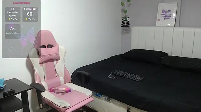 Jessica_Dove's Live Chat Room