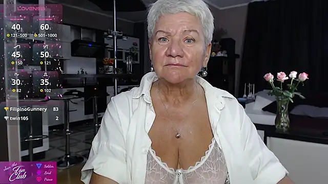 צ'אט XXX בשידור חי של roxana_brooks